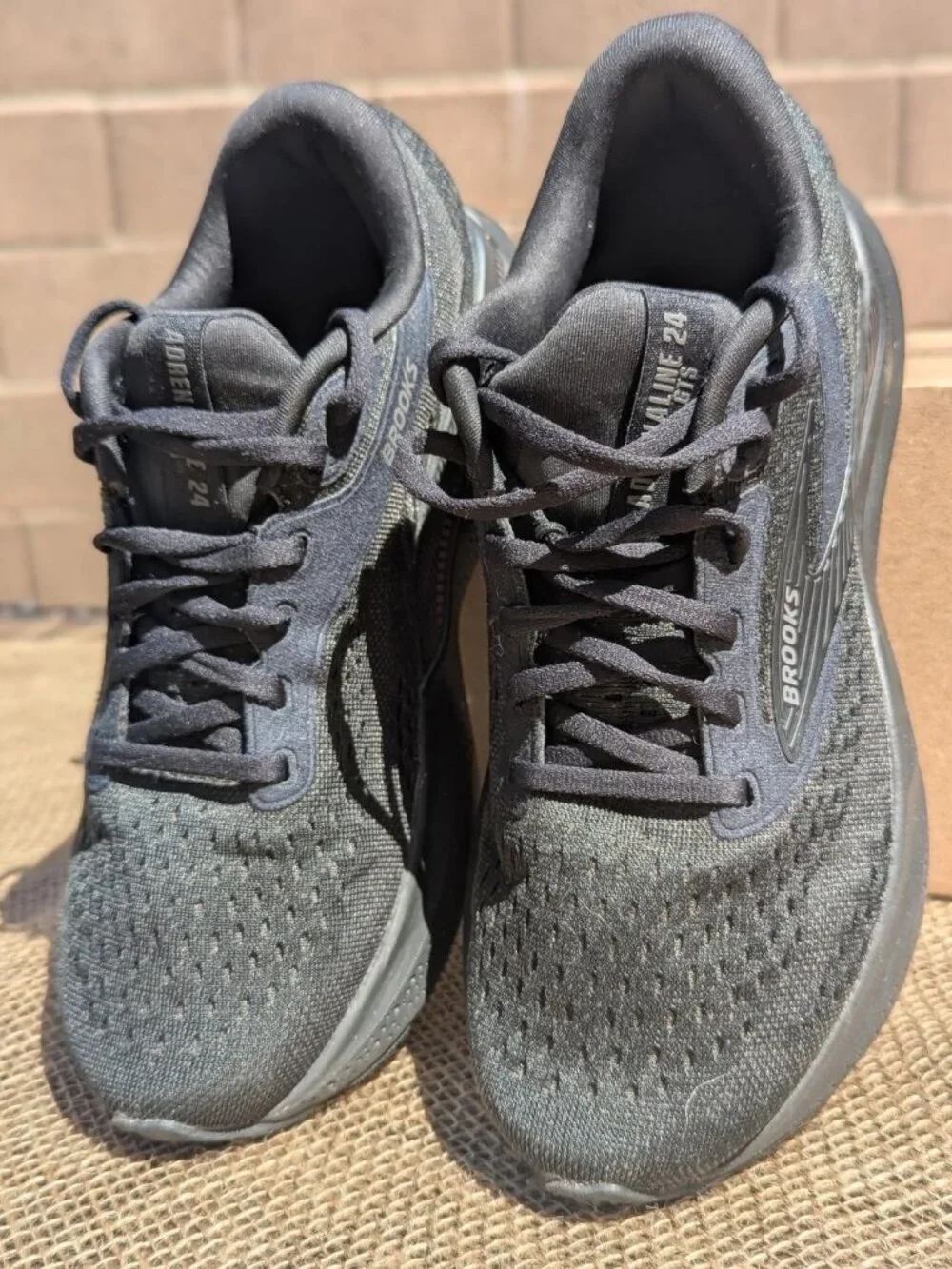 Brooks like new